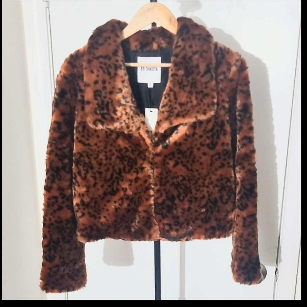 BB Dakota NWT Leopard Faux Fur Jacket Women’s Small Cropped Statement Coat